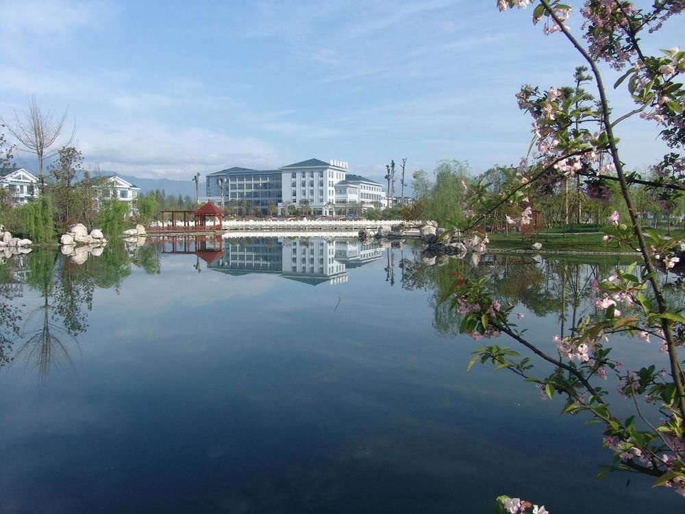 Jingyue Lake Hotel Dujiangyan Buitenkant foto
